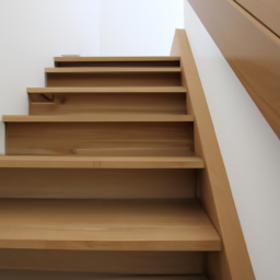 Escalier en Bois : Alliance Parfaite entre Tradition et Modernité pour un Intérieur Accueillant Sainte-Maxime